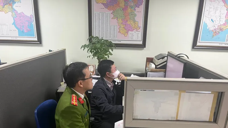 Công an khám xét ở Cục Đăng kiểm Việt Nam vào ngày 28-12