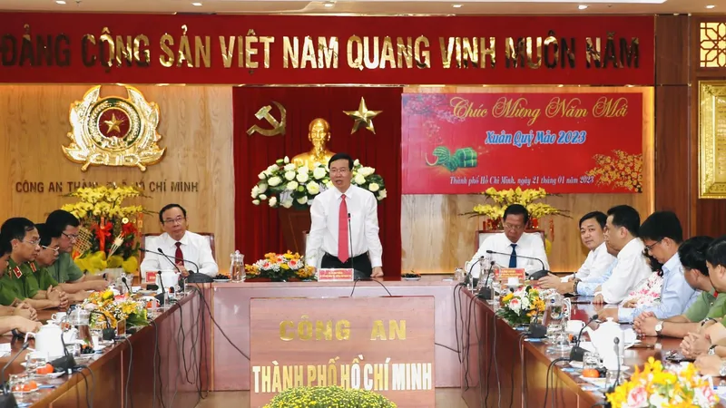 Đồng chí Võ Văn Thưởng thăm, chúc tết Công an TPHCM. Ảnh: CHÍ THẠCH 