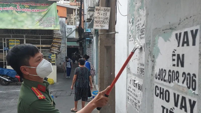 Công an quận 3 ra quân đấu tranh với “tín dụng đen”
