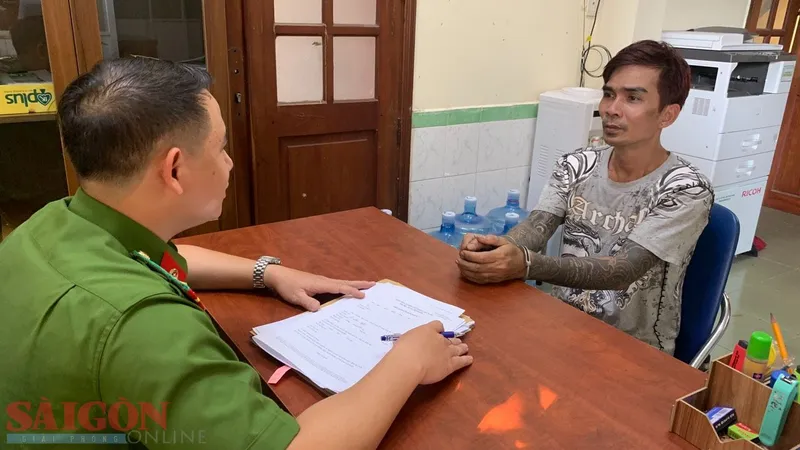 Công an lấy lời khai với Bậm