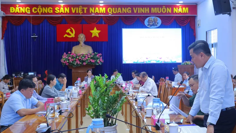Các đại biểu phát biểu tại hội nghị