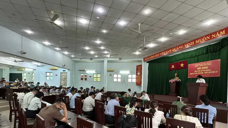 Quang cảnh buổi tiếp xúc cử tri ở quận 6