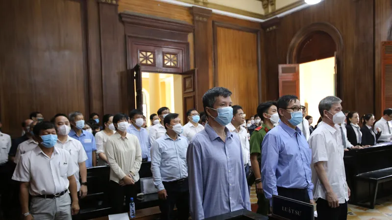 Các bị cáo tại phiên tòa sơ thẩm 