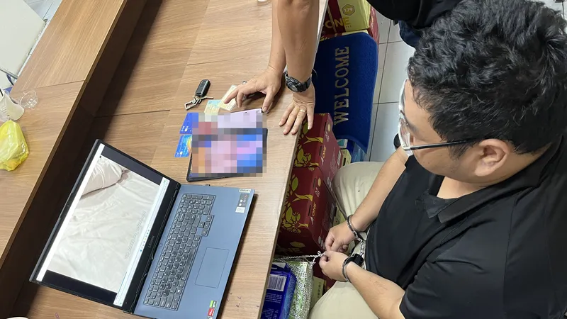 Thanh niên dùng clip, ảnh nóng tống tiền gái bán dâm ở TPHCM