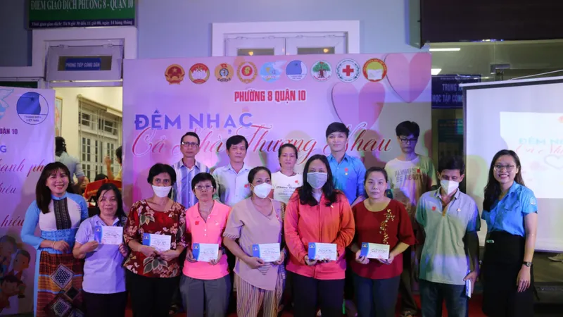 Tuyên dương các gương gia đình hạnh phúc, người con hiếu thảo