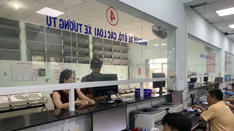 Xe biển ba số hoặc bốn số tiếp tục được tham gia giao thông sau ngày 15-8