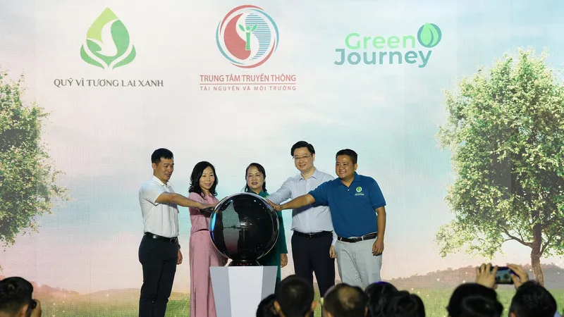 Trồng 30.000 cây rừng ở huyện Cần Giờ 