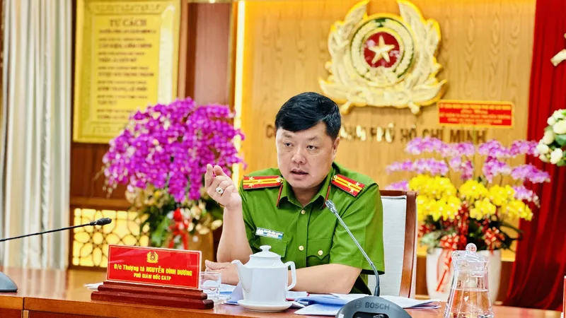 Thượng tá Nguyễn Đình Dương, Phó Giám đốc Công an TPHCM phát biểu tại buổi giám sát. Ảnh: CHÍ THẠCH