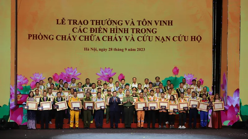 Vinh danh các điển hình tiên tiến về PCCC-CNCH