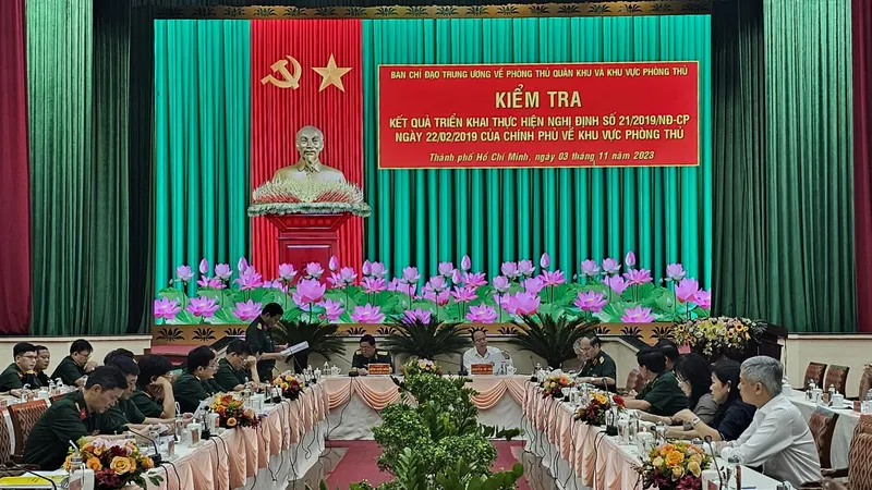 TPHCM phát triển kinh tế - xã hội gắn với tăng cường quốc phòng, an ninh