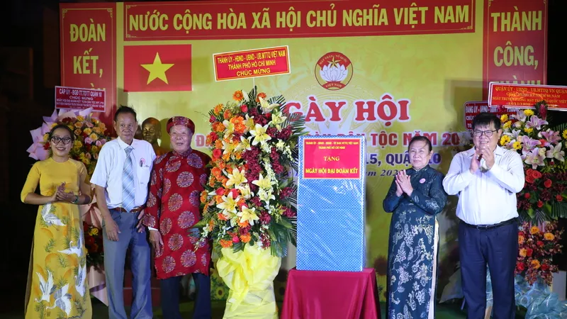 Huy động nguồn lực xã hội nhằm giúp đỡ người nghèo, người yếu thế