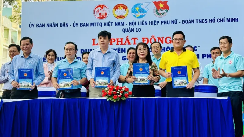 Các đơn vị ký kết liên tịch về cam kết thực hiện và công tác giám sát kết quả xây dựng “Tuyến đường không rác”