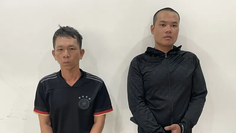 Hai đối tượng tại cơ quan công an