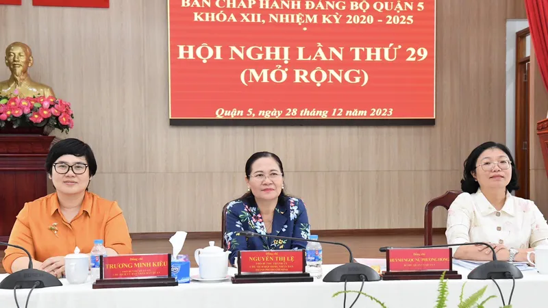 Đồng chí Nguyễn Thị Lệ, Phó Bí thư Thành ủy, Chủ tịch HĐND TPHCM dự hội nghị lần thứ 29 mở rộng Ban chấp hành Đảng bộ quận 5 (TPHCM) khóa XII, nhiệm kỳ 2020-2025. Ảnh: VIỆT DŨNG 