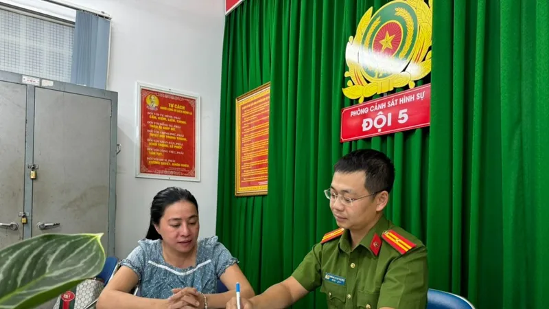 Công an lấy lời khai Nguyễn Thị Ly tức Ly "Quạ".