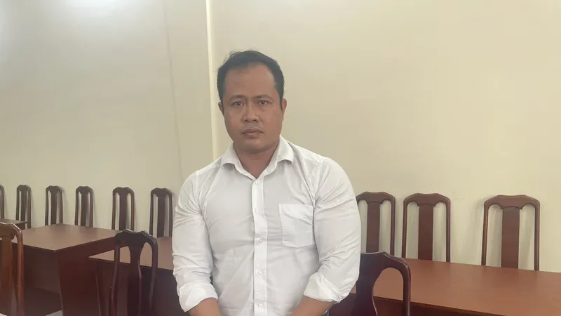 Cường tại cơ quan công an 