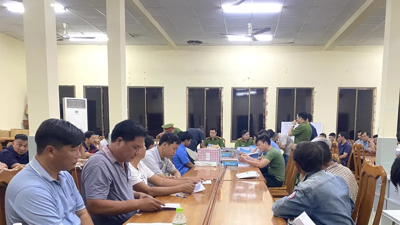 Các bị can trong vụ án tại cơ quan công an 