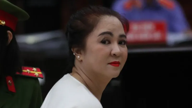 Bị cáo Nguyễn Phương Hằng được giảm 3 tháng tù