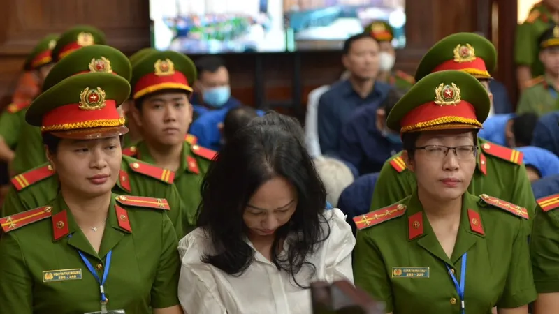 Bị cáo Trương Mỹ Lan tại tòa sáng 11-4. Ảnh: CAO THĂNG