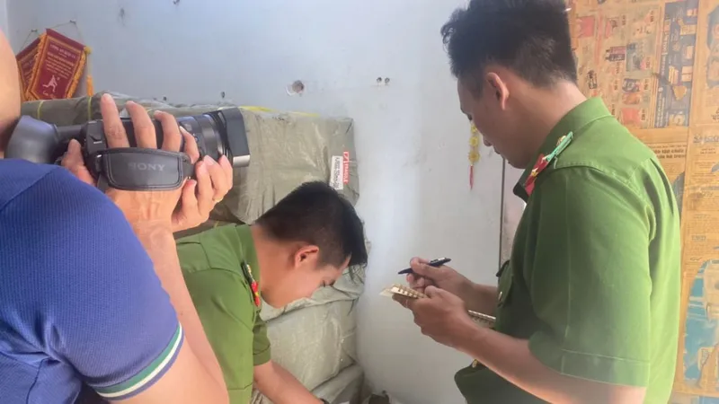 Lực lượng chức năng kiểm đếm tang vật 