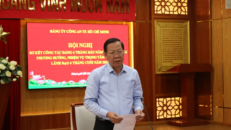 Người dân TPHCM yên tâm hơn về tình hình an ninh trật tự