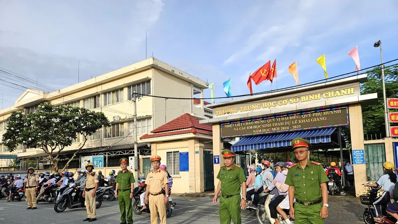 CSGT TPHCM đảm bảo giao thông ngày “Toàn dân đưa trẻ đến trường”