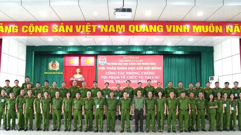 Các đại biểu dự hội nghị 