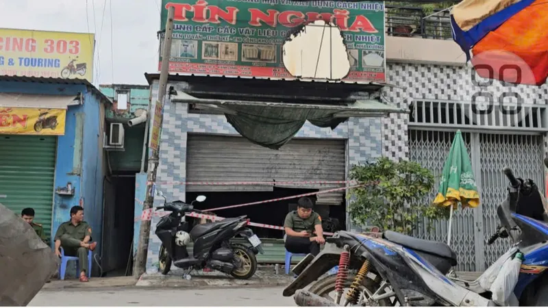 Lực lượng chức năng phong tỏa hiện trường vào trưa 26-12