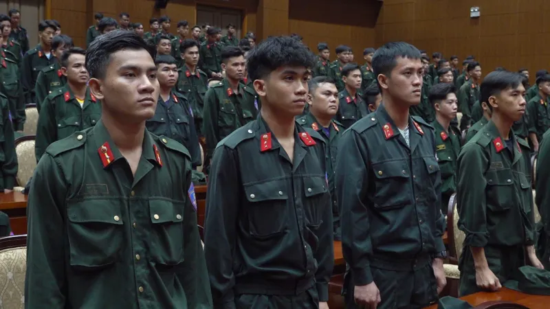 250 Cảnh sát Cơ động được tăng cường đến Công tác tại Công an `16 quận huyện ở TPHCM