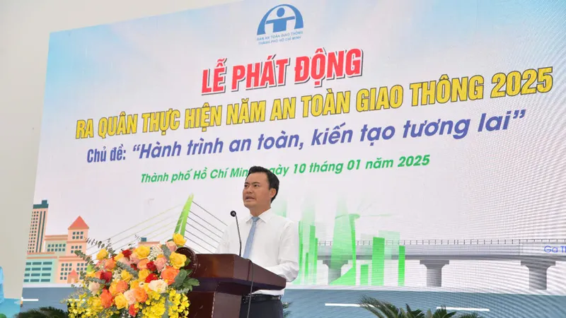 Phó Chủ tịch UBND TPHCM Bùi Xuân Cường phát biểu chỉ đạo. Ảnh: HOÀNG HIẾU