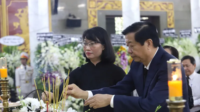 Tiễn biệt GS-TS Phan Lương Cầm về nơi an nghỉ cuối cùng