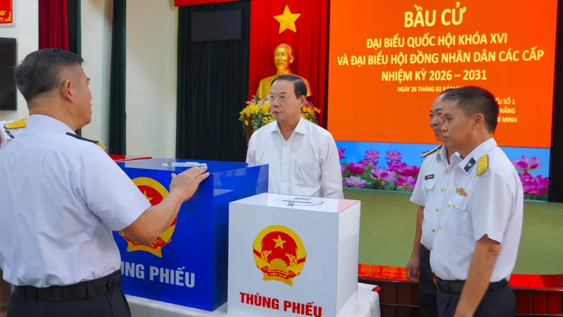 Kiểm tra công tác chuẩn bị tại 4 khu vực bầu cử sớm ở TPHCM