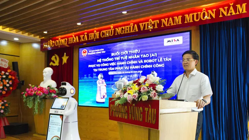 Ông Vũ Hồng Thuấn, Chủ tịch UBND phường Vũng Tàu phát biểu tại buổi giới thiệu