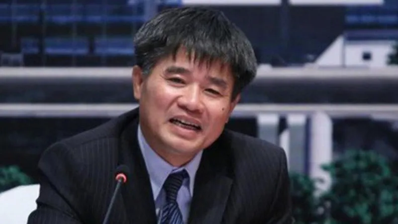 Ông Lê Mạnh Hùng