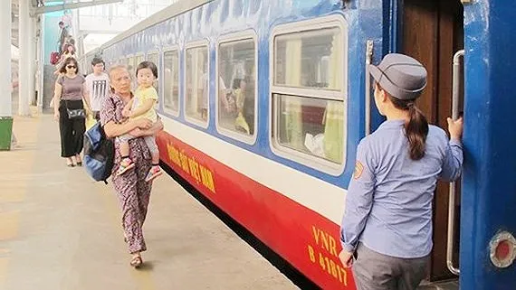 Giảm giá vé tàu cho giáo viên, quân nhân và đoàn viên công đoàn