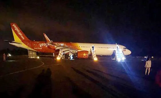 Điều tra sự cố khiến 200 hành khách của Vietjet phải thoát hiểm bằng phao tại sân bay Buôn Ma Thuột