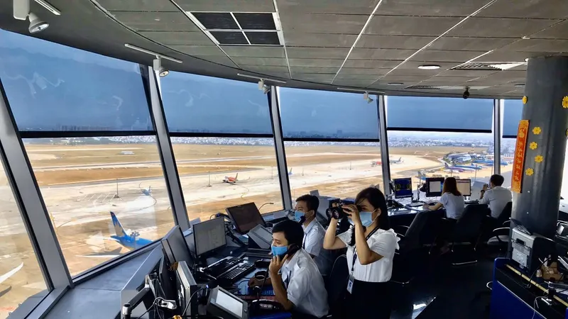 Lực lượng kiểm soát không lưu phải cách ly tại chỗ để đảm bảo sức khoẻ phục vụ các chuyến bay an toàn