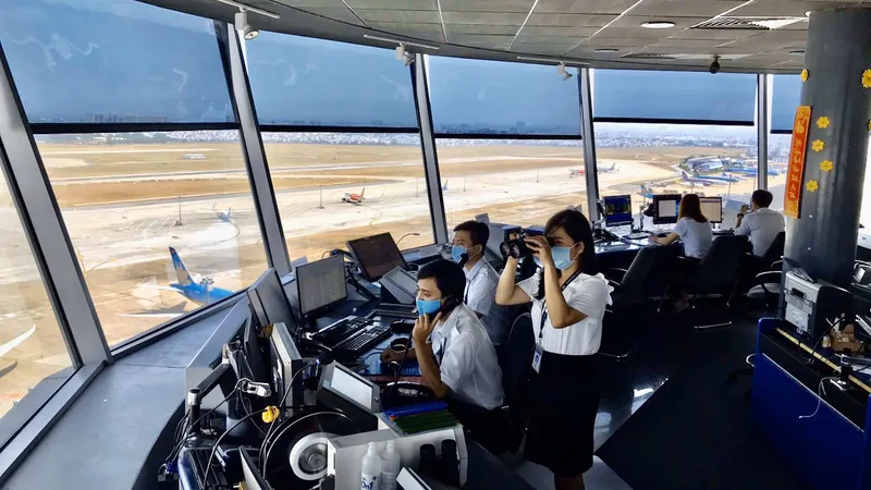 Xử lý nghiêm hãng hàng không dồn, hủy chuyến bay 