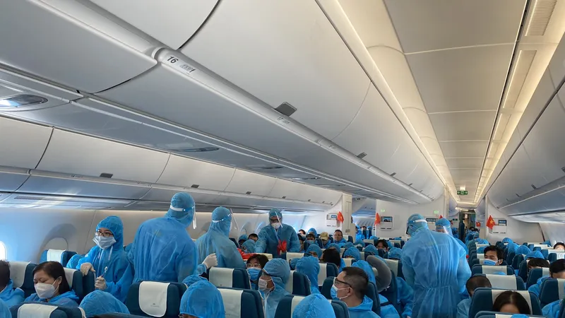 Đón hơn 500 công dân Việt Nam về nước