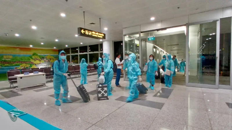Chuyến bay thẳng đầu tiên đến Texas đón 350 công dân Việt Nam về nước 