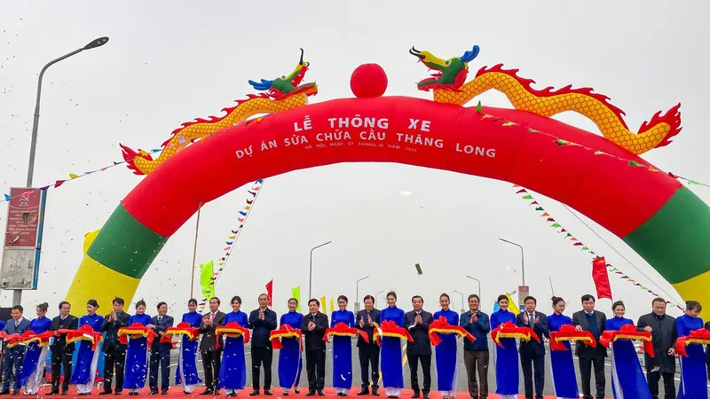 Lễ thông xe cầu Thăng Long