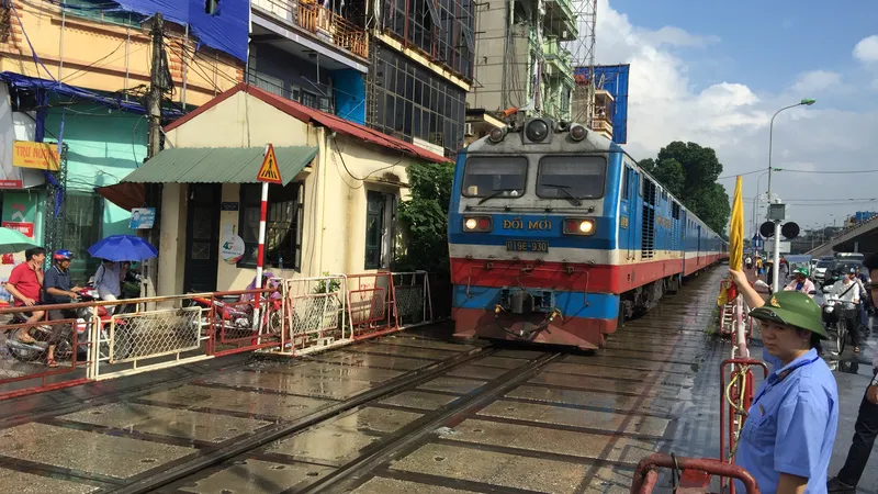 Khẩn trương giải ngân kinh phí bảo trì đường sắt, trả nợ lương cho hàng chục ngàn công nhân
