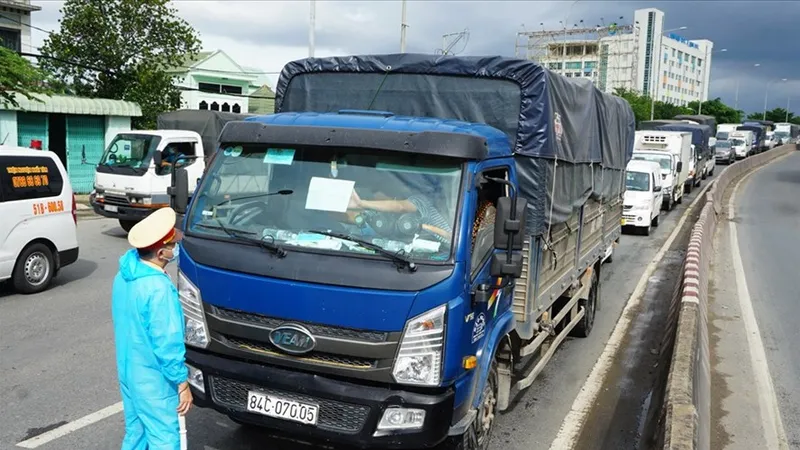 Tổng cục Đường bộ Việt Nam lên tiếng vụ chuyên viên bị bắt về hành vi “cò mồi” luồng xanh