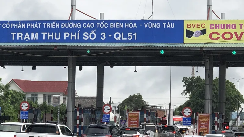 Trạm thu phí trên QL51