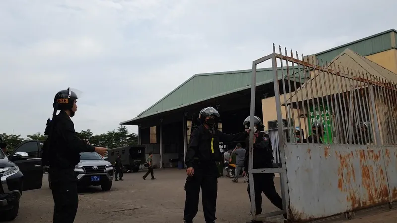 Nhiều trung tâm đăng kiểm bị lực lượng chức năng khám xét do liên quan đến vụ án đang được Công an TPHCM điều tra