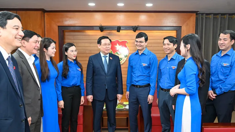 Chủ tịch Quốc hội Vương Đình Huệ thăm, làm việc với Ban Bí thư Trung ương Đoàn Thanh niên Cộng sản Hồ Chí Minh. Ảnh: VIẾT CHUNG