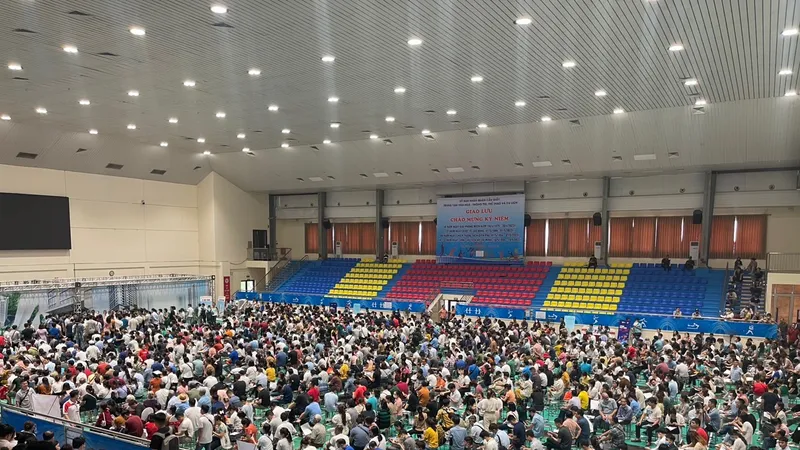Hàng ngàn người tham gia bốc thăm mua căn hộ nhà ở xã hội NHS Trung Văn (Hà Nội)