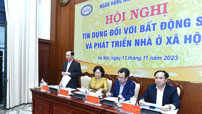 Hội nghị tín dụng đối với bất động sản (BĐS)và phát triển nhà ở xã hội, được tổ chức sáng 13-11 tại Hà Nội.