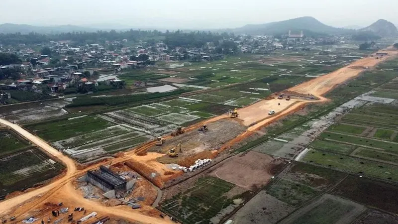 Cao tốc Diễn Châu - Bãi Vọt đang rốt ráo thi công