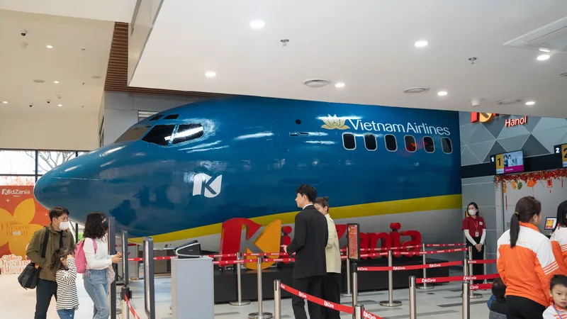 Đầu máy bay Boeing được thiết kế với bộ nhận diện của Hãng hàng không Quốc gia Việt Nam - Vietnam Airlines